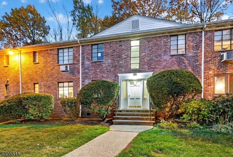 Photo of Listing #3996499