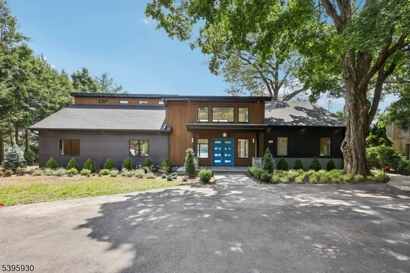 Photo of Listing #3996725