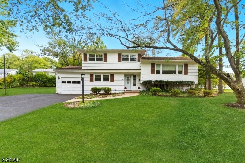 2286 Stocker Ln, Scotch Plains Twp.