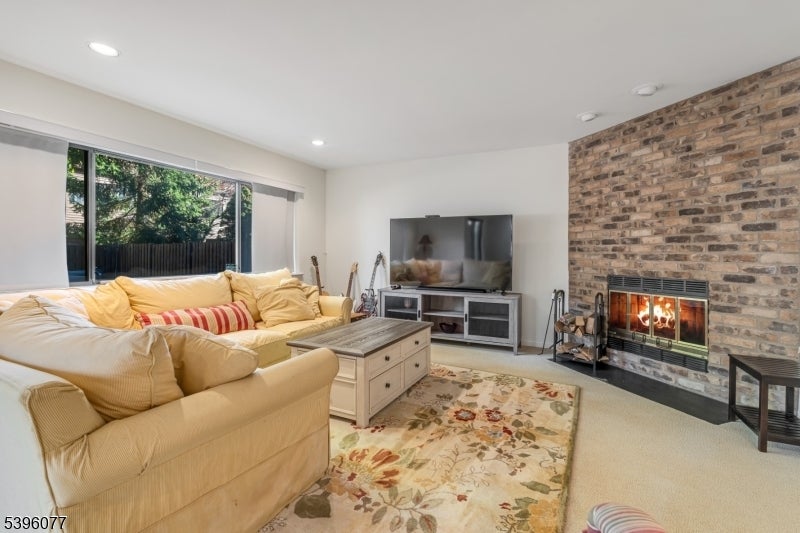 Photo of Listing #3996808