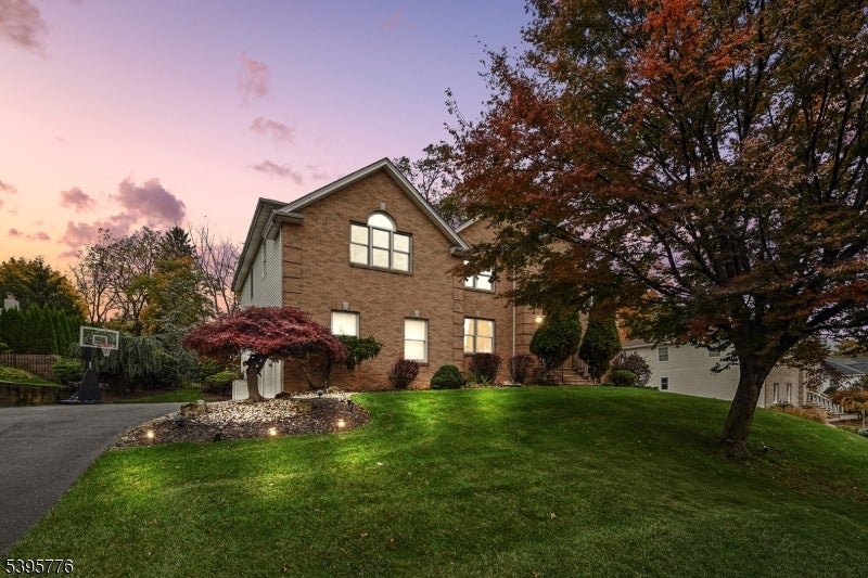 Photo of Listing #3996843