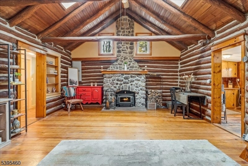 Photo of Listing #3996858