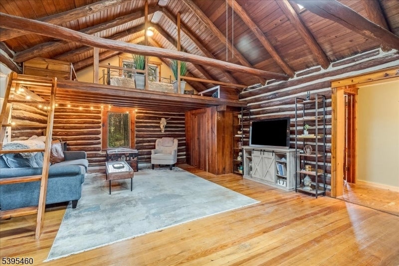 Photo of Listing #3996858