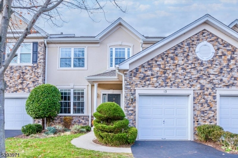 Photo of Listing #3996913