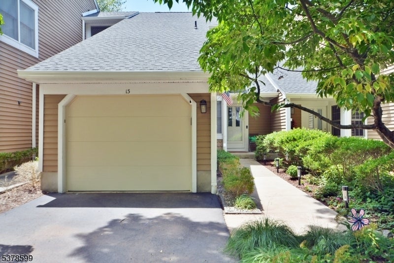 Photo of Listing #3996915