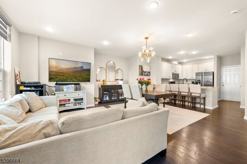 Photo of Listing #3997273