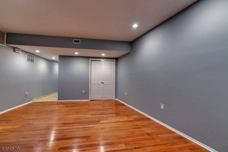 Photo of Listing #3997360