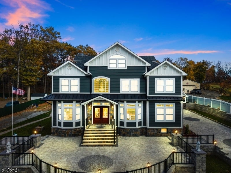 Photo of Listing #3997373