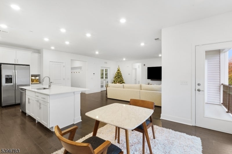 Photo of Listing #3997411