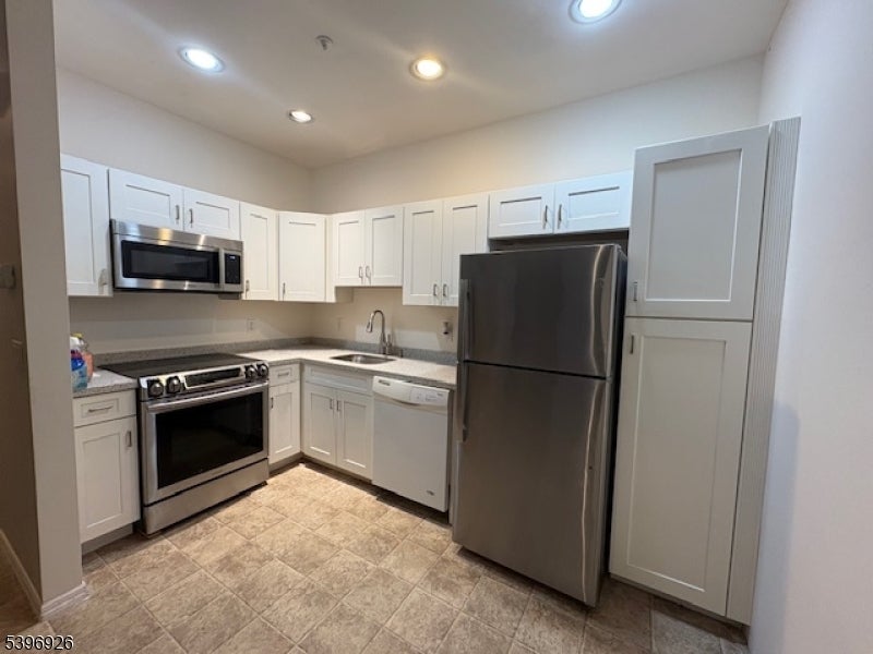 Photo of Listing #3997531