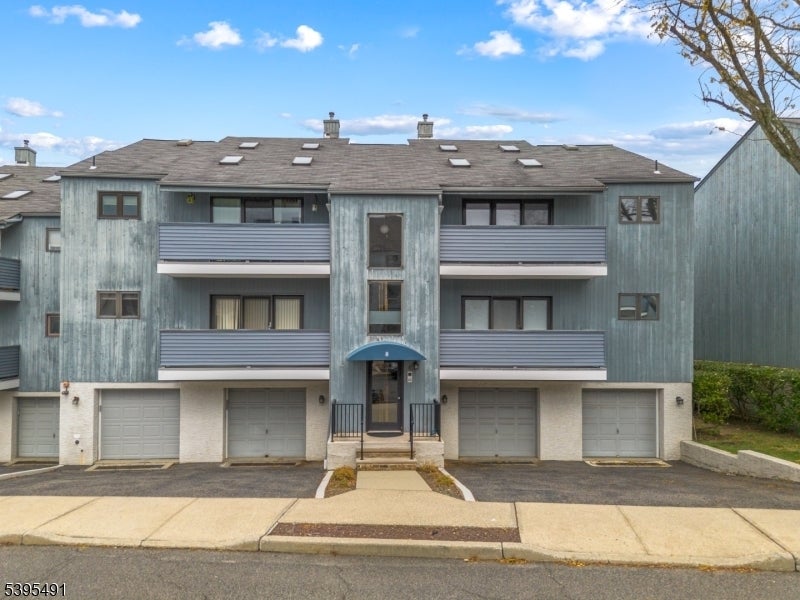 Photo of Listing #3997611