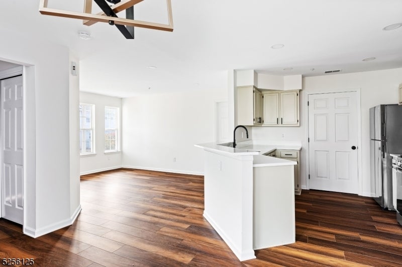 Photo of Listing #3997664