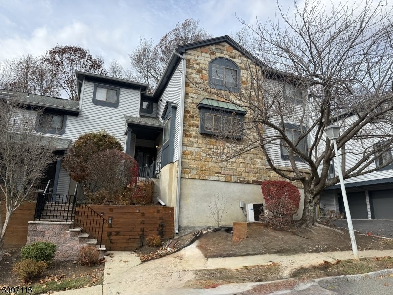 Photo of Listing #3997730