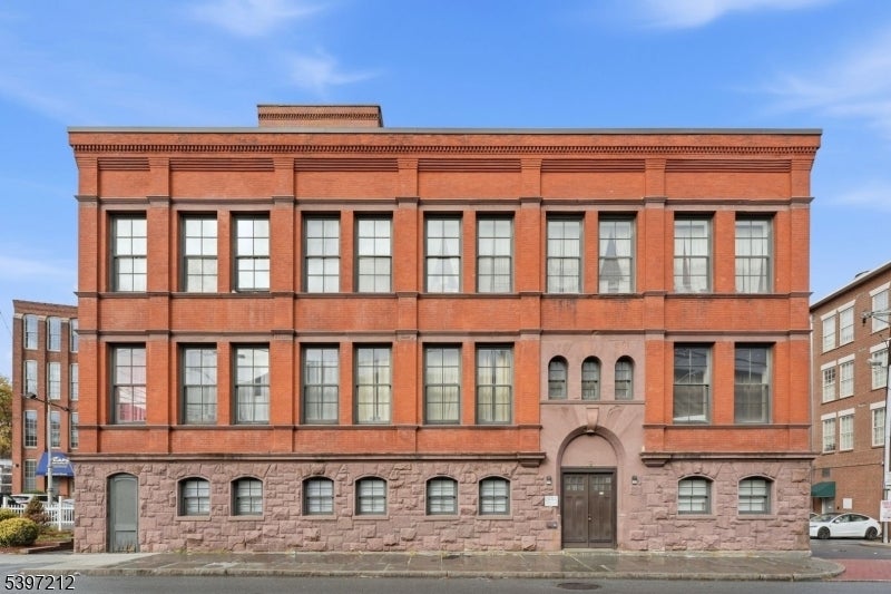 Photo of Listing #3997833