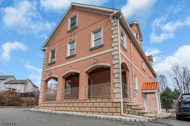 Photo of Listing #3997883