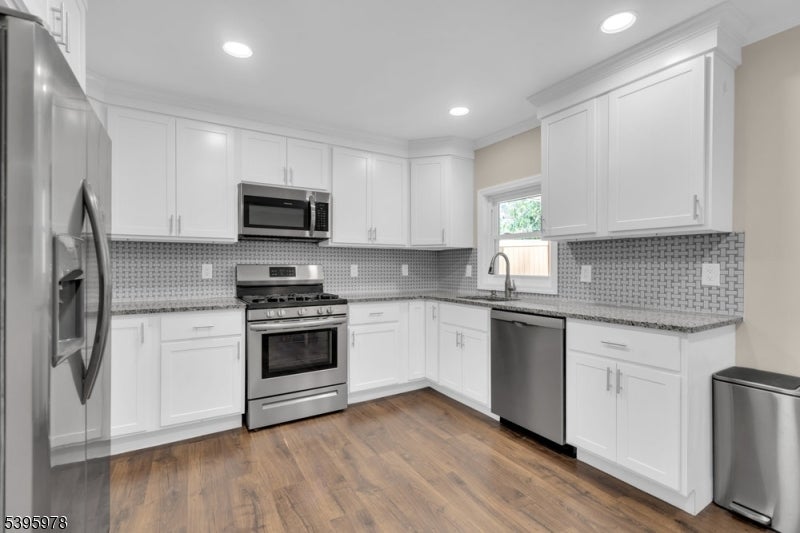 Photo of Listing #3998069