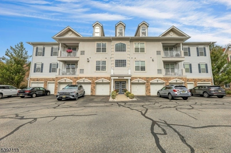 Photo of Listing #3998121