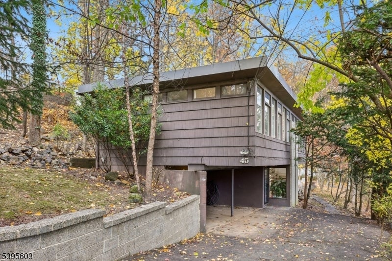 Photo of Listing #3998125