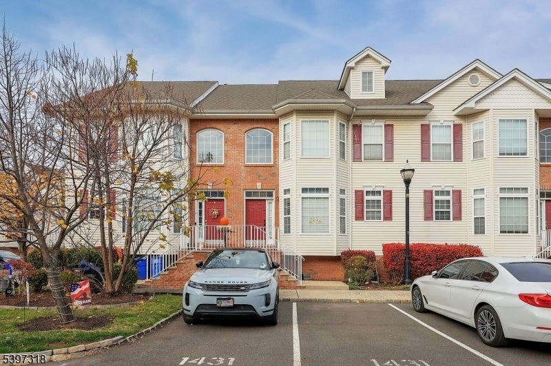 Photo of Listing #3998172