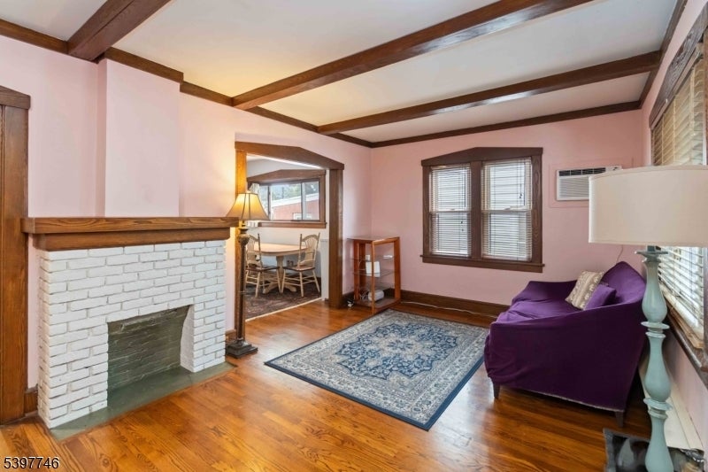 Photo of Listing #3998275