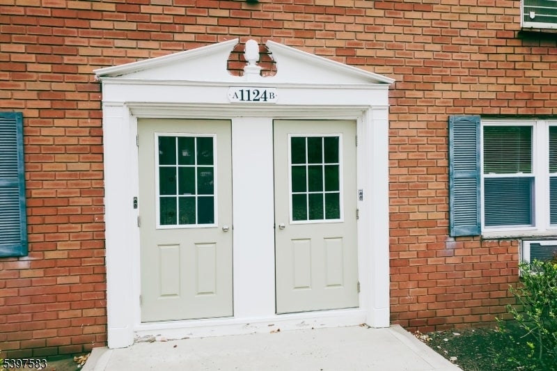 Photo of Listing #3998289