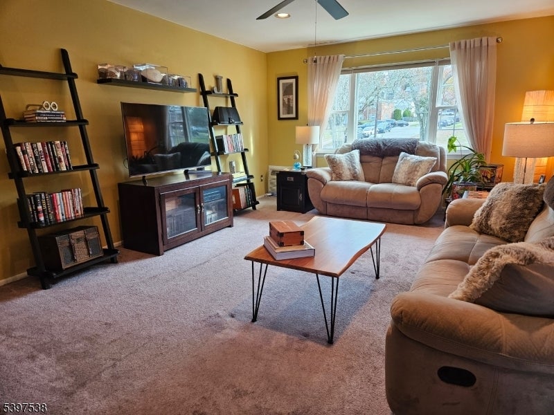 Photo of Listing #3998302