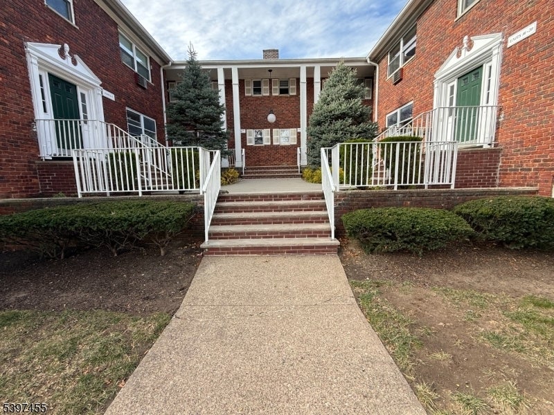 Photo of Listing #3998401