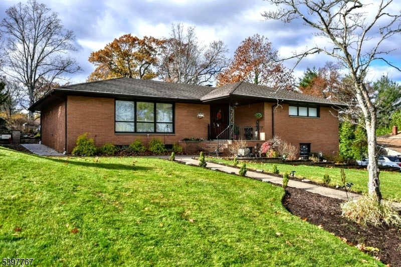 Photo of Listing #3998489