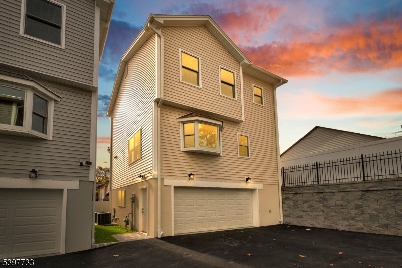 Photo of Listing #3998638