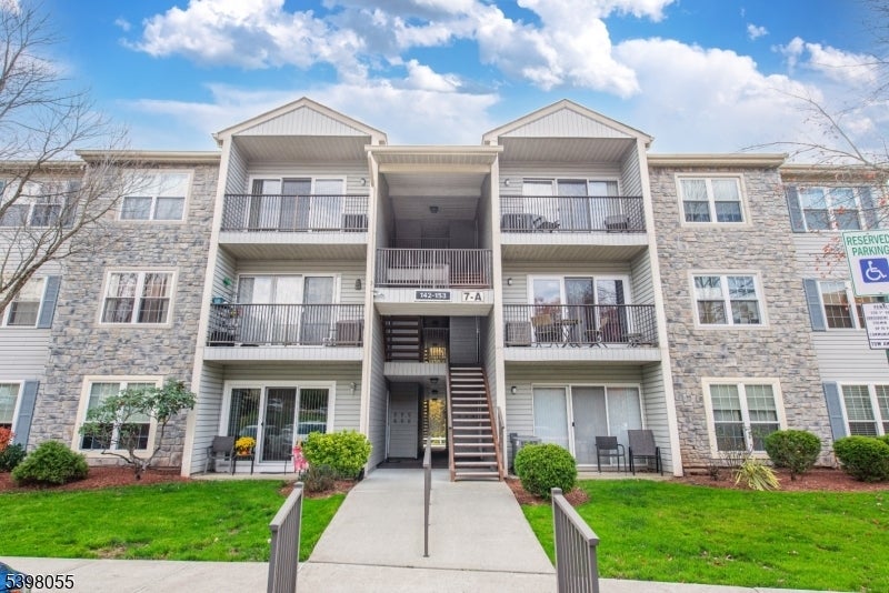 Photo of Listing #3998737