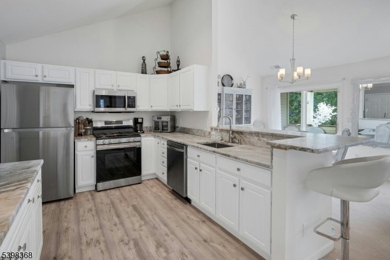 Photo of Listing #3998836