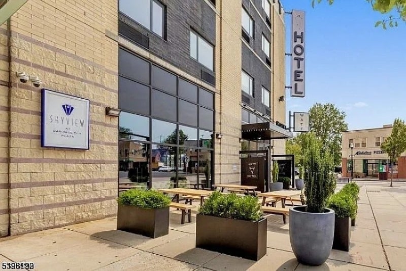 Photo of Listing #3998900