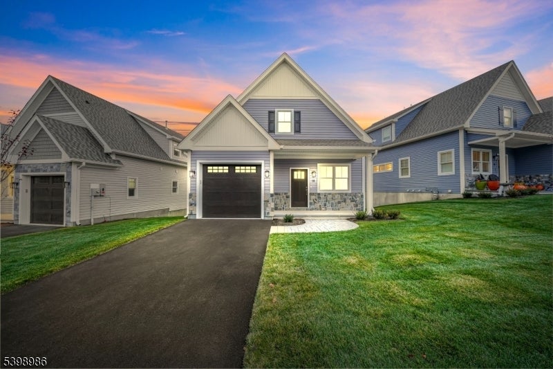 Photo of Listing #3999427