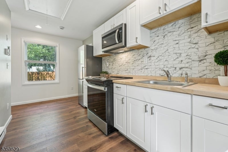 Photo of Listing #3999555