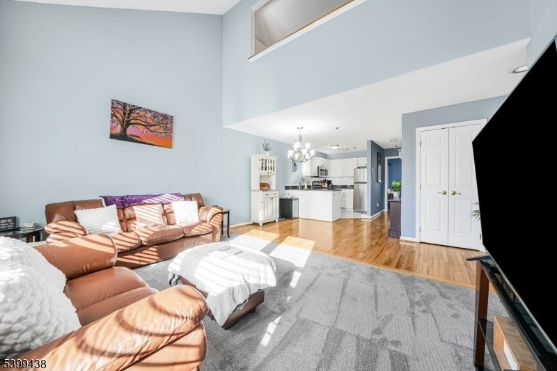 Photo of Listing #3999748