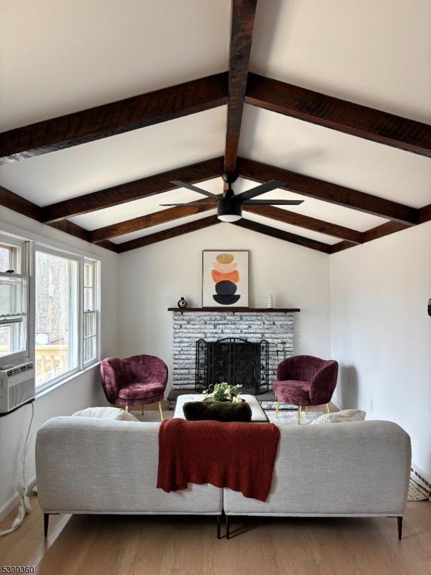 Photo of Listing #4000020