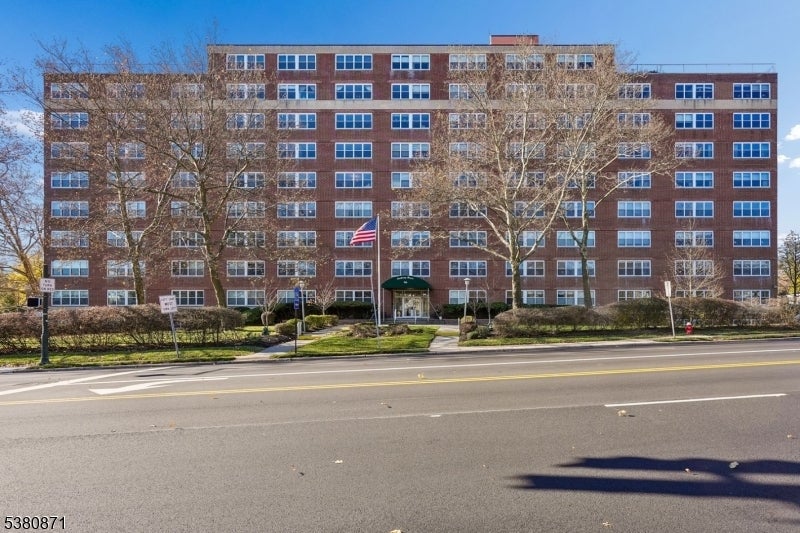 Photo of Listing #4000251