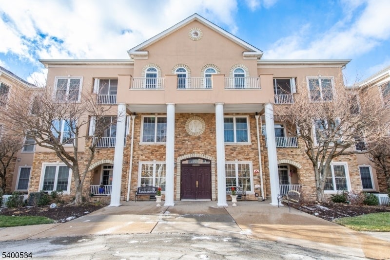 Photo of Listing #4000725