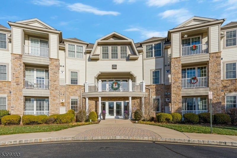 Photo of Listing #4000823