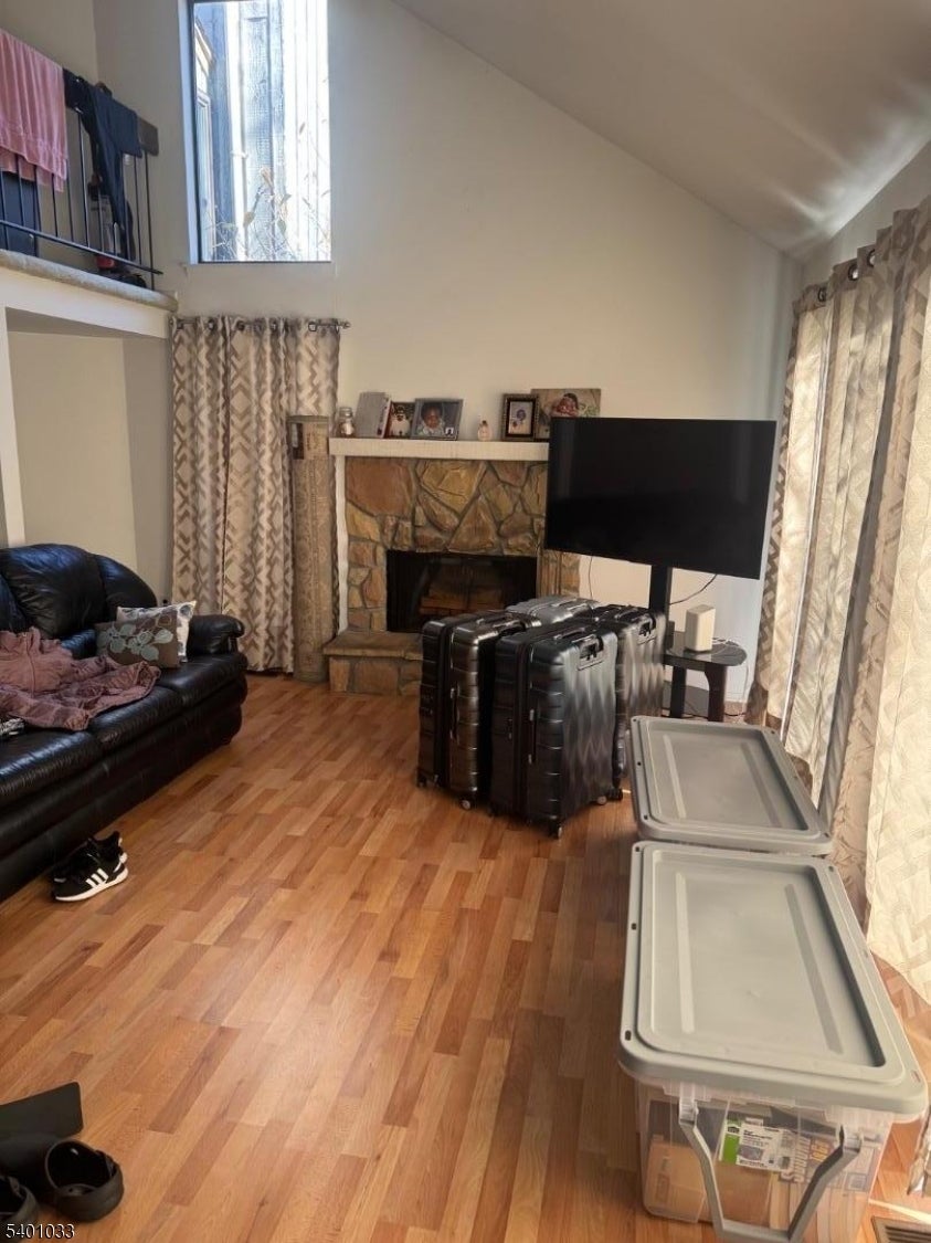 Photo of Listing #4001212