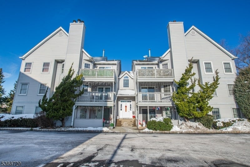 Photo of Listing #4001777