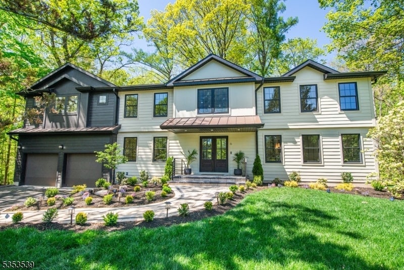 Photo of Listing #4001857