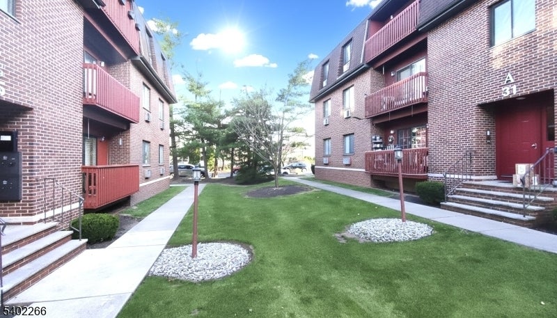 Photo of Listing #4002201