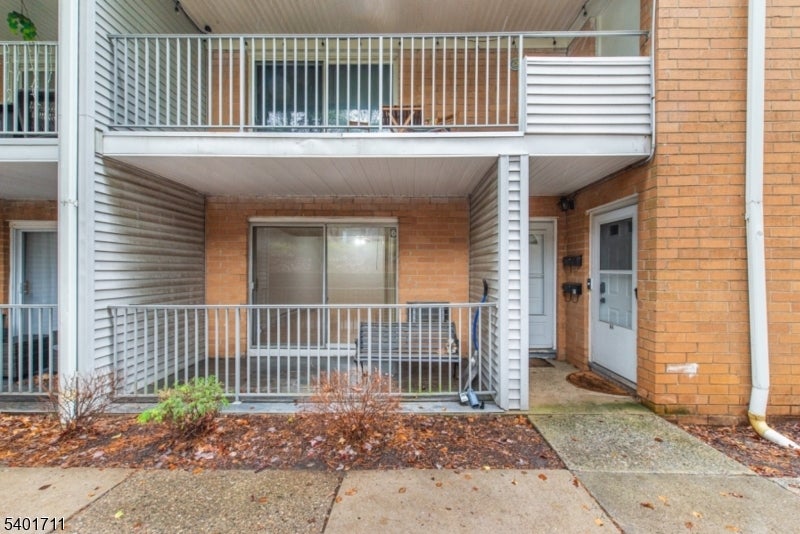 Photo of Listing #4002252