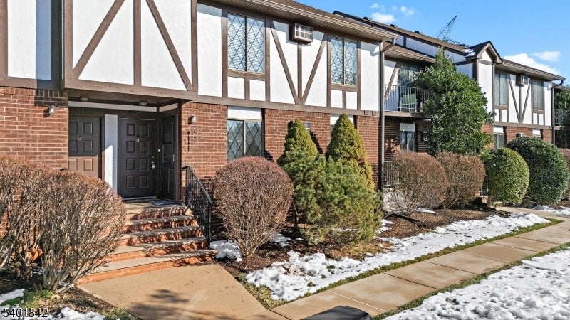 Photo of Listing #4002407