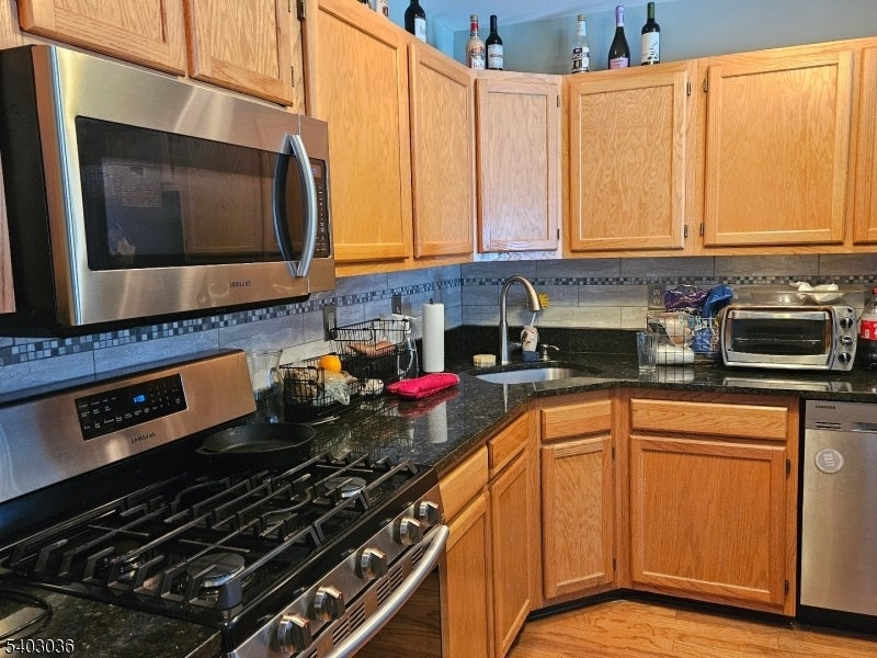 Photo of Listing #4002855