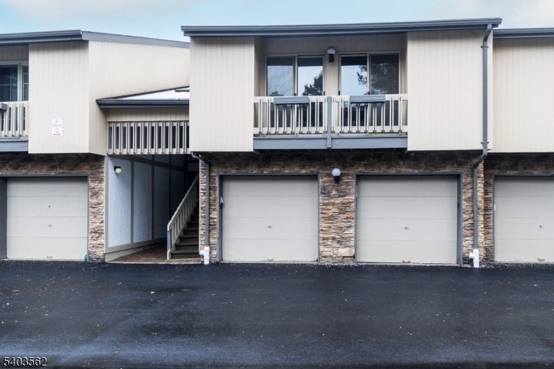 Photo of Listing #4003183