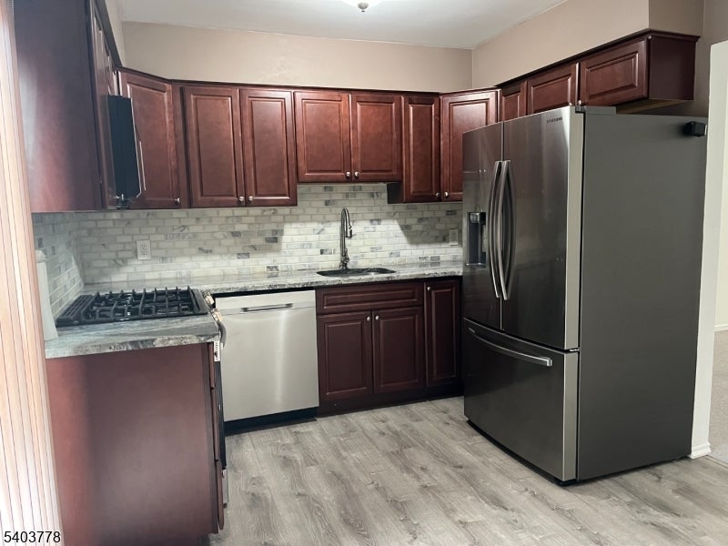 Photo of Listing #4003624