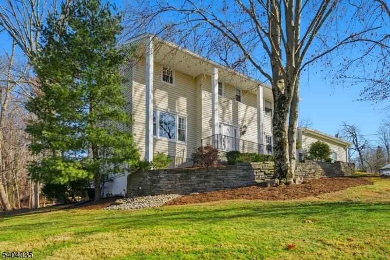 Photo of Listing #4003773