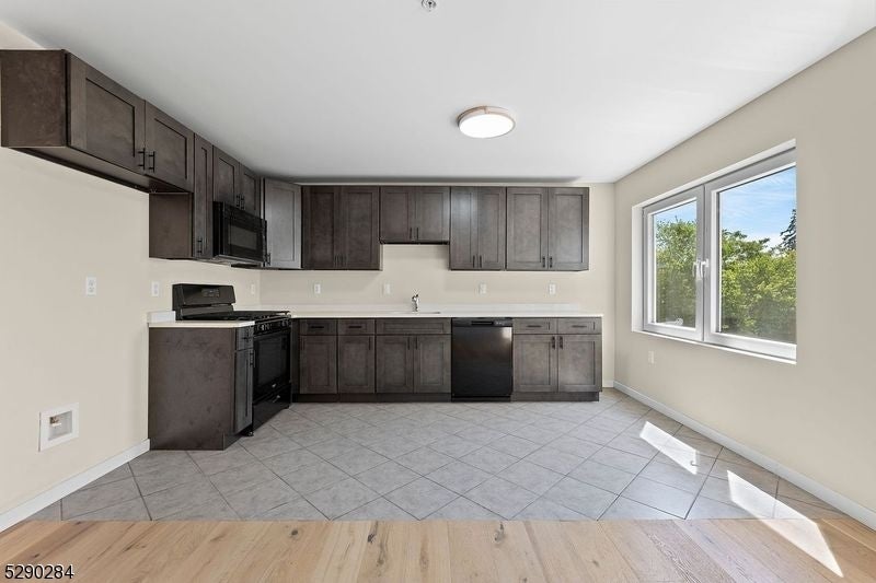 Photo of Listing #3903979